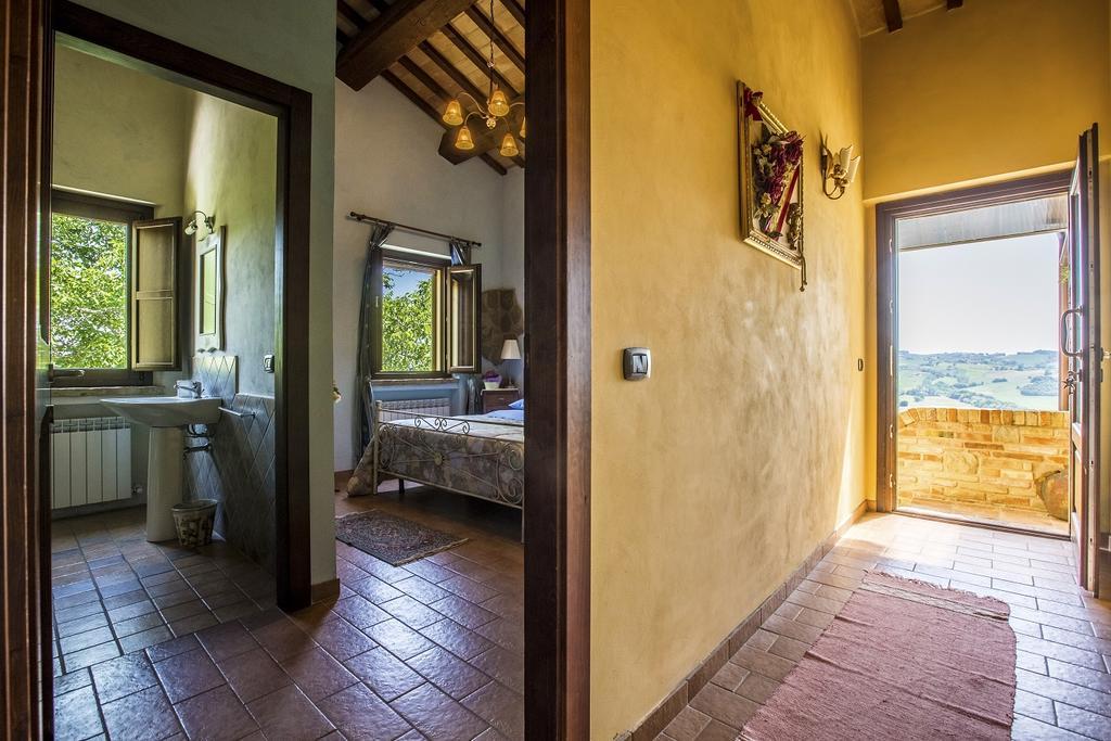 Il Casale Di Aurora Country House Colmurano Exterior foto