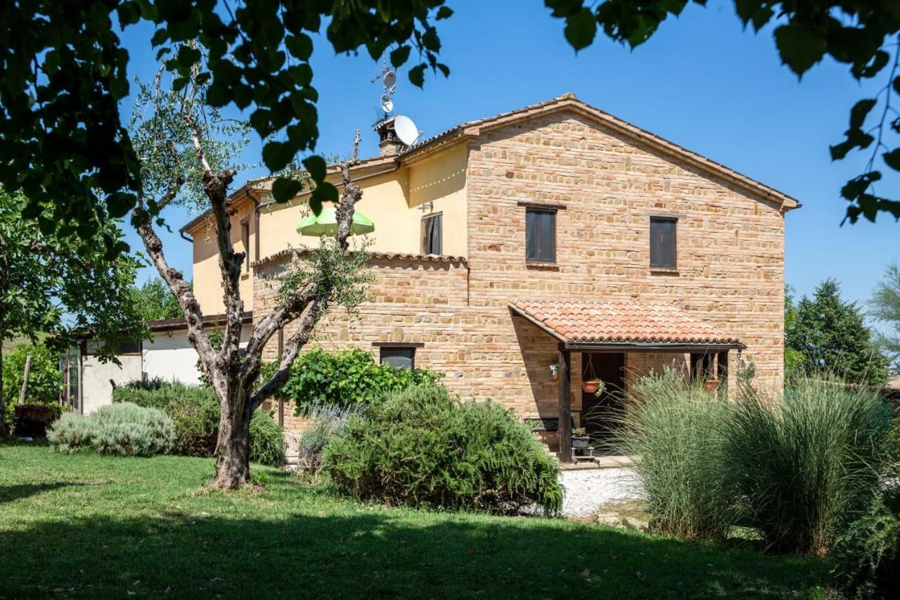 Il Casale Di Aurora Country House Colmurano Exterior foto
